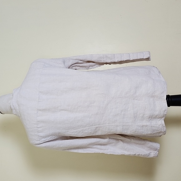 Madison & Max Women's Classic 100% Linen Beige Long Sleeve Button Down Blouse - Picture 4 of 13